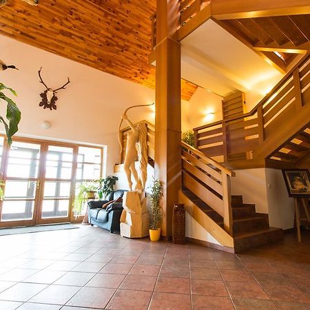 Orlik Rejviz Hotel Buitenkant foto