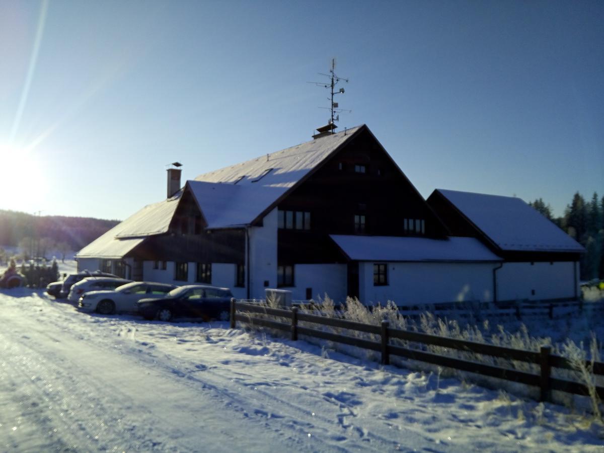 Orlik Rejviz Hotel Buitenkant foto