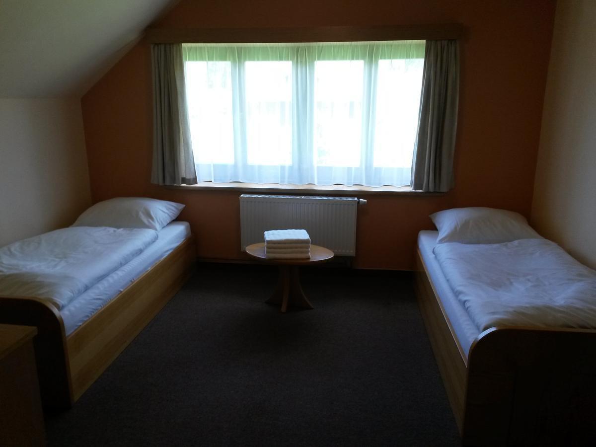 Orlik Rejviz Hotel Buitenkant foto